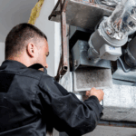 Pomocnik montera wentylacji